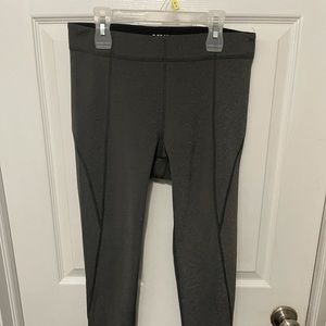 Ivy Park Mid Rise Zip Pocket Sculptured Leggings Gray Size M NWOT Compression